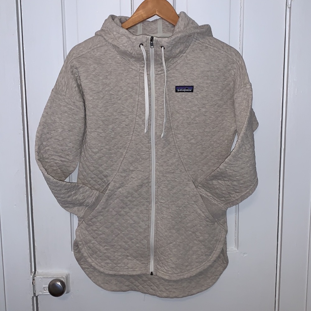 PATAGONIA QUILTED ZIP UP HOODIE